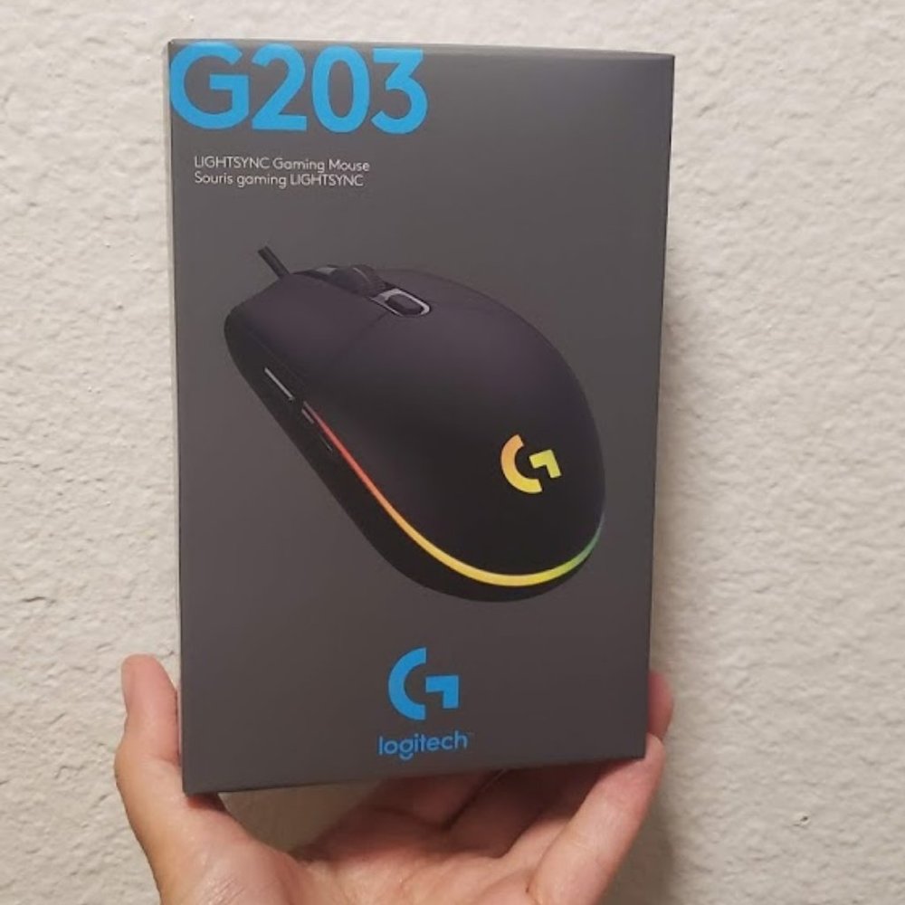 NEW Logitech LIGHTSYNC Wired Optical Gaming Mouse